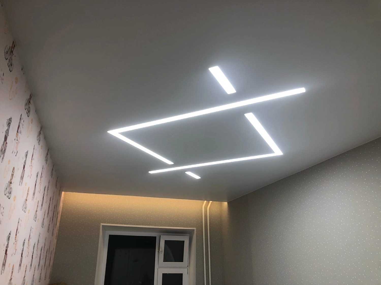 Натяжные потолки