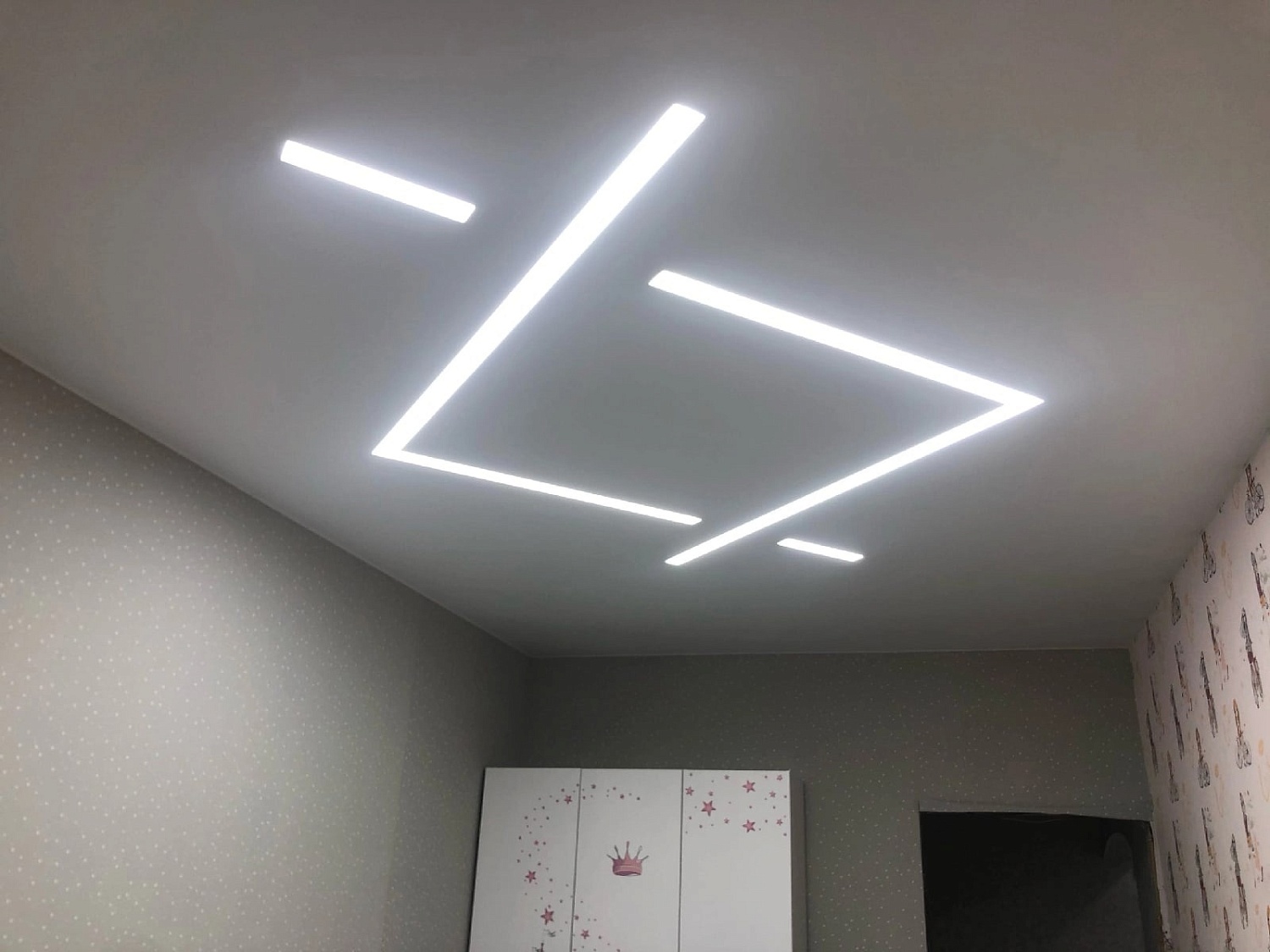 Натяжные потолки